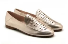 Beberlis Girls Metallic Leather Designed Flats